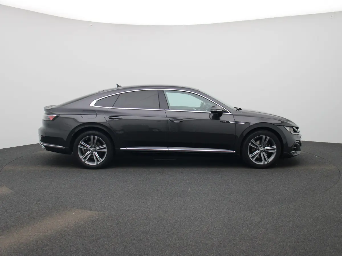 1.4 TSI eHybrid R-Line Business+ | Automaat | Virtual cockpit | Half-Leder | Trekhaak | Navigatie | Adap. Cruise control | Stoel/Stuur verwarming | Apple carplay | Climate control | Parkeer 