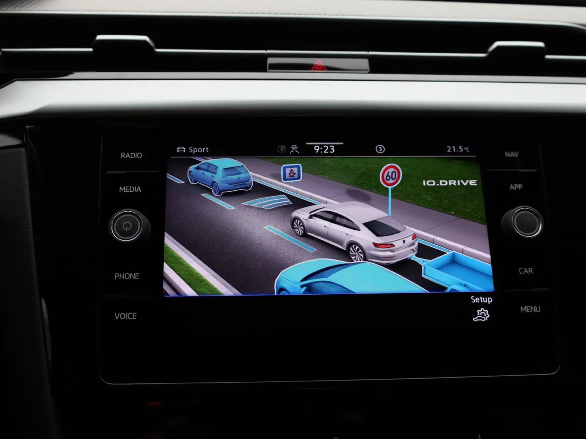 1.4 TSI eHybrid R-Line Business+ | Automaat | Virtual cockpit | Half-Leder | Trekhaak | Navigatie | Adap. Cruise control | Stoel/Stuur verwarming | Apple carplay | Climate control | Parkeer 