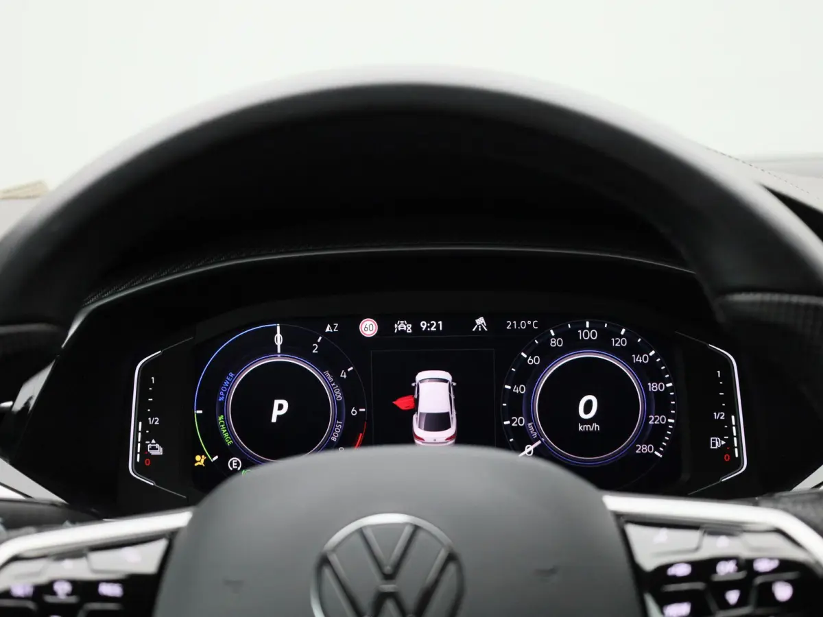 1.4 TSI eHybrid R-Line Business+ | Automaat | Virtual cockpit | Half-Leder | Trekhaak | Navigatie | Adap. Cruise control | Stoel/Stuur verwarming | Apple carplay | Climate control | Parkeer 