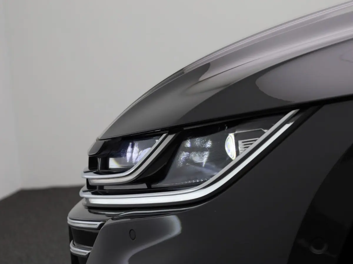 1.4 TSI eHybrid R-Line Business+ | Automaat | Virtual cockpit | Half-Leder | Trekhaak | Navigatie | Adap. Cruise control | Stoel/Stuur verwarming | Apple carplay | Climate control | Parkeer 