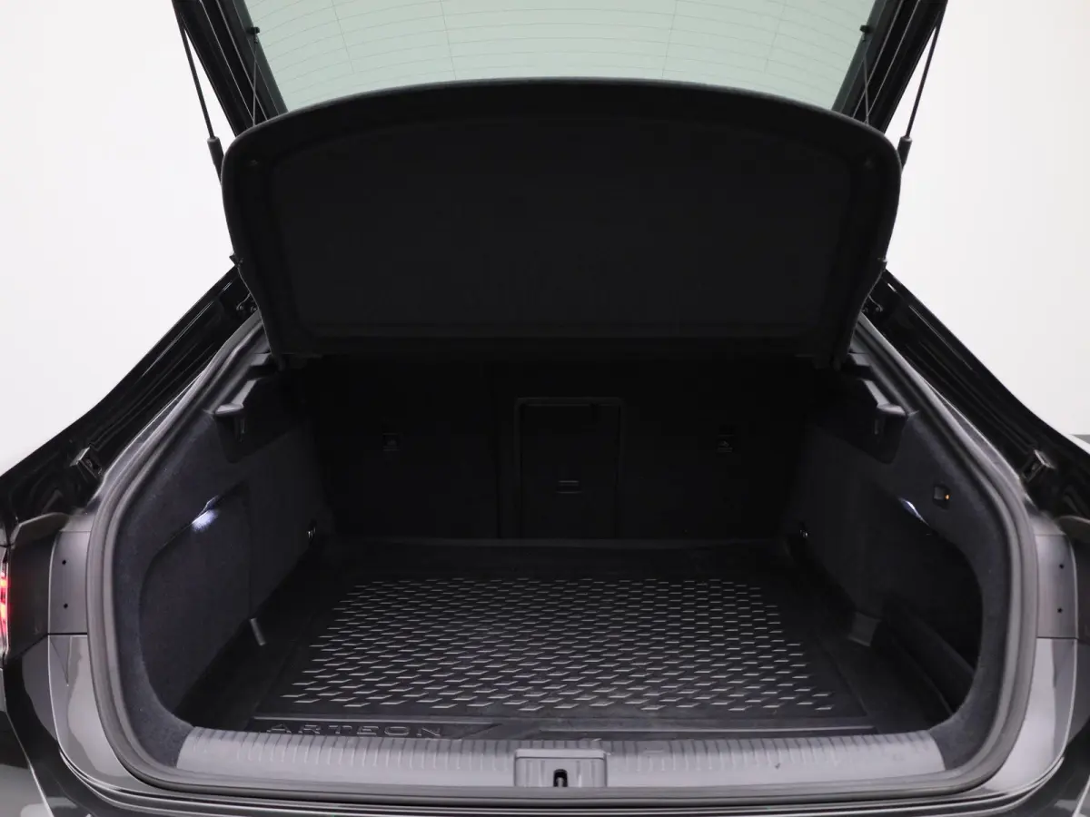 1.4 TSI eHybrid R-Line Business+ | Automaat | Virtual cockpit | Half-Leder | Trekhaak | Navigatie | Adap. Cruise control | Stoel/Stuur verwarming | Apple carplay | Climate control | Parkeer 