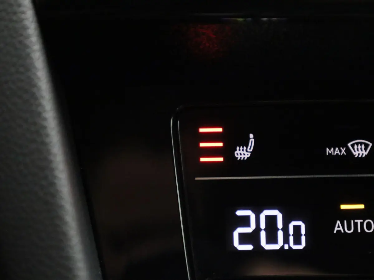 1.4 TSI eHybrid R-Line Business+ | Automaat | Virtual cockpit | Half-Leder | Trekhaak | Navigatie | Adap. Cruise control | Stoel/Stuur verwarming | Apple carplay | Climate control | Parkeer 