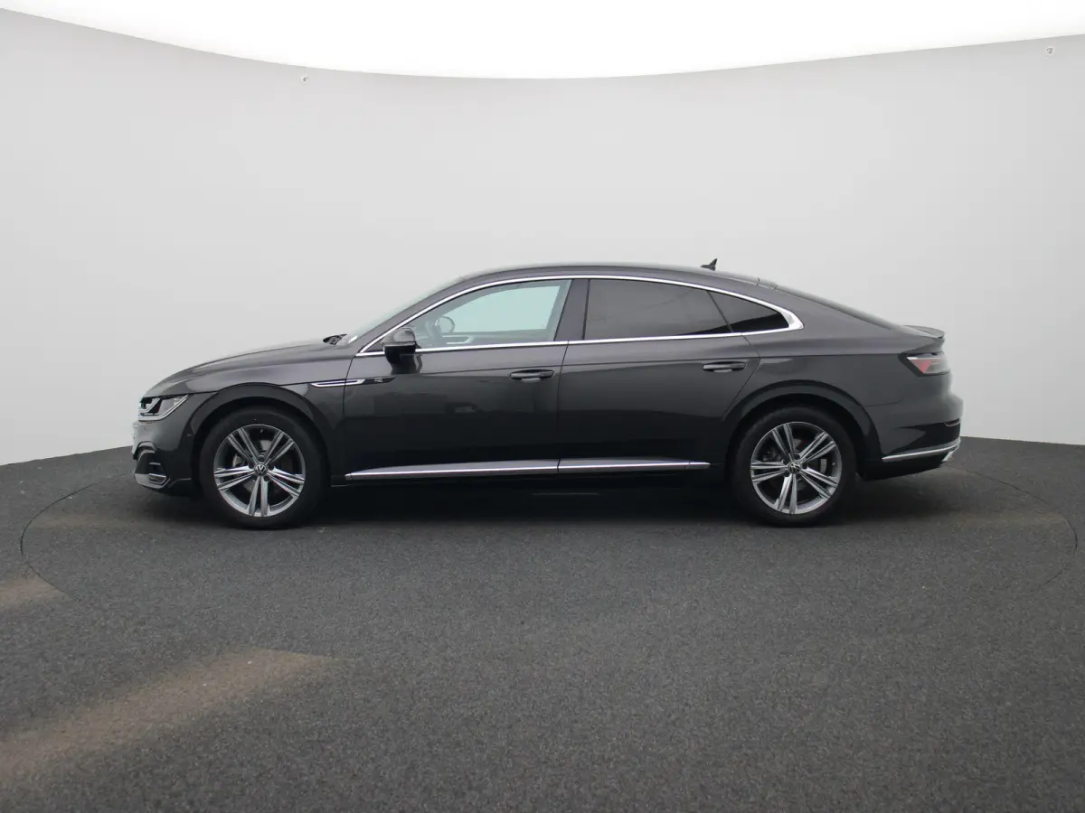 1.4 TSI eHybrid R-Line Business+ | Automaat | Virtual cockpit | Half-Leder | Trekhaak | Navigatie | Adap. Cruise control | Stoel/Stuur verwarming | Apple carplay | Climate control | Parkeer 