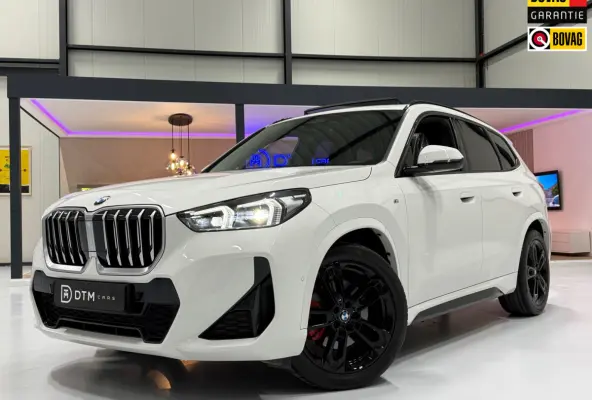 SDrive20i M Sport Pano Sportstoelen ACC Trekhaak Navi LED Camera Carplay