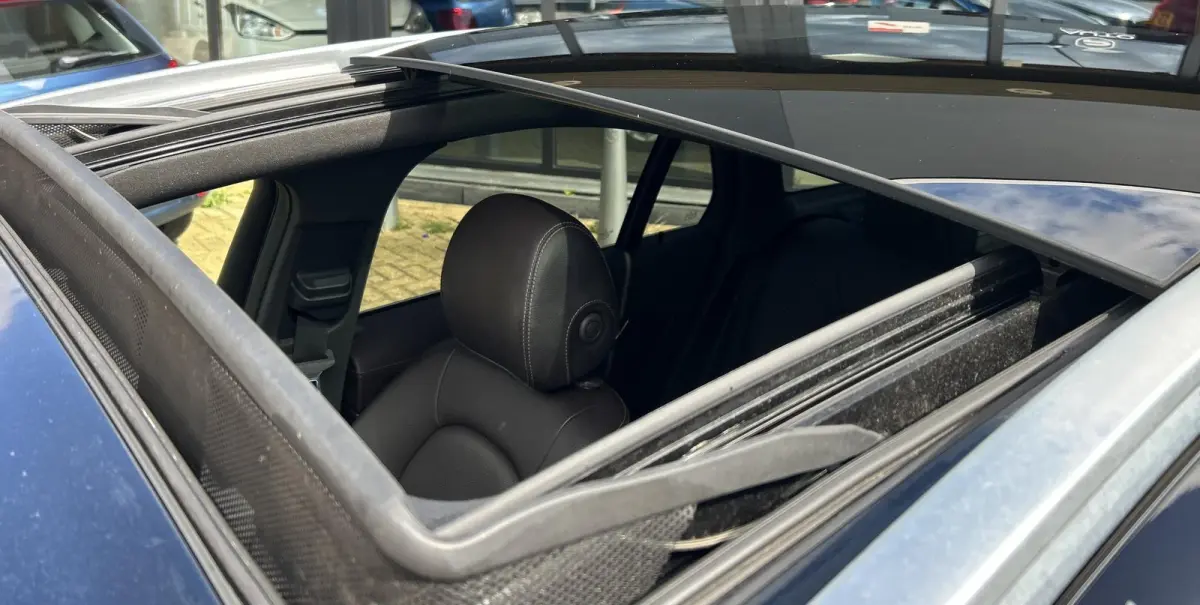 250 4MATIC Ambition 211PK | AMG | PANO | LEDER | Achteruitrijcamera | Navigatie | Stoelverwarming | Elektrische Achterklep | 20 Inch |
