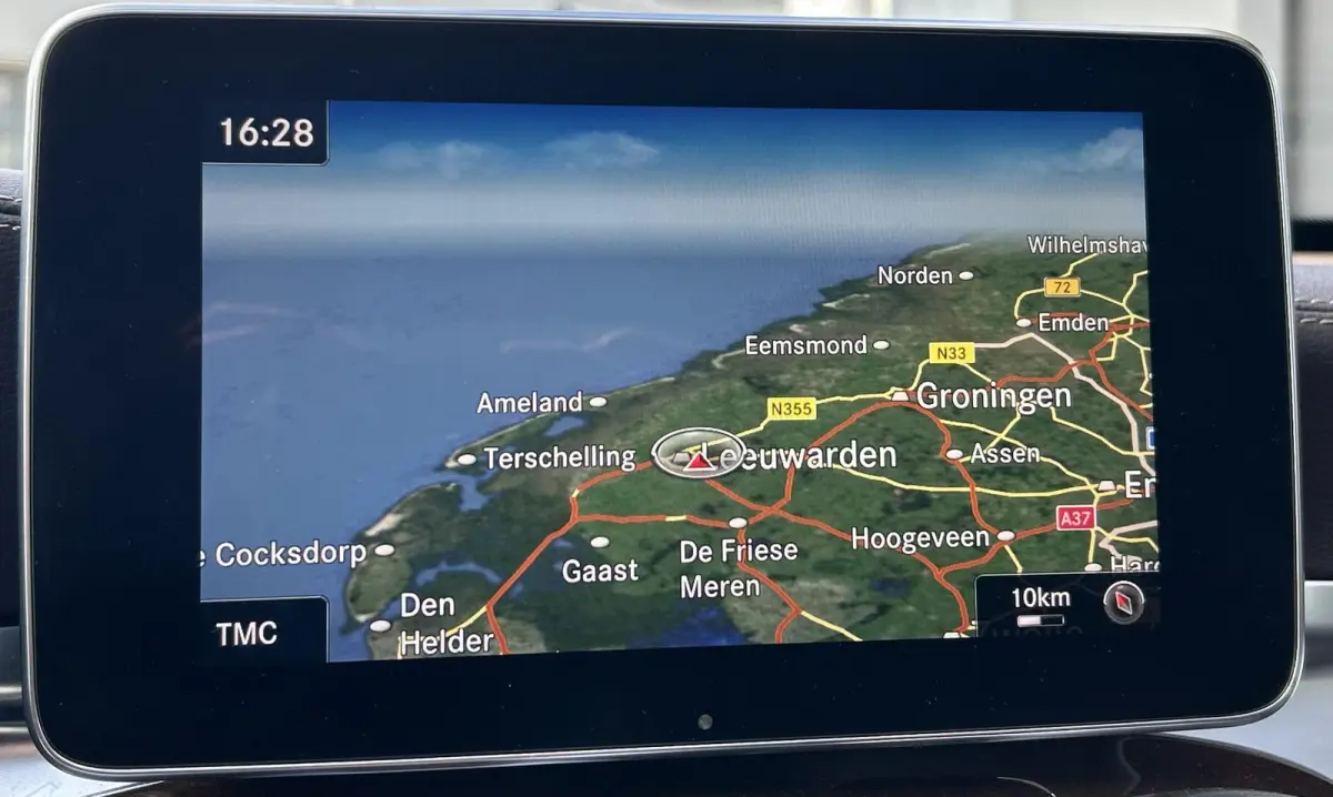 250 4MATIC Ambition 211PK | AMG | PANO | LEDER | Achteruitrijcamera | Navigatie | Stoelverwarming | Elektrische Achterklep | 20 Inch |