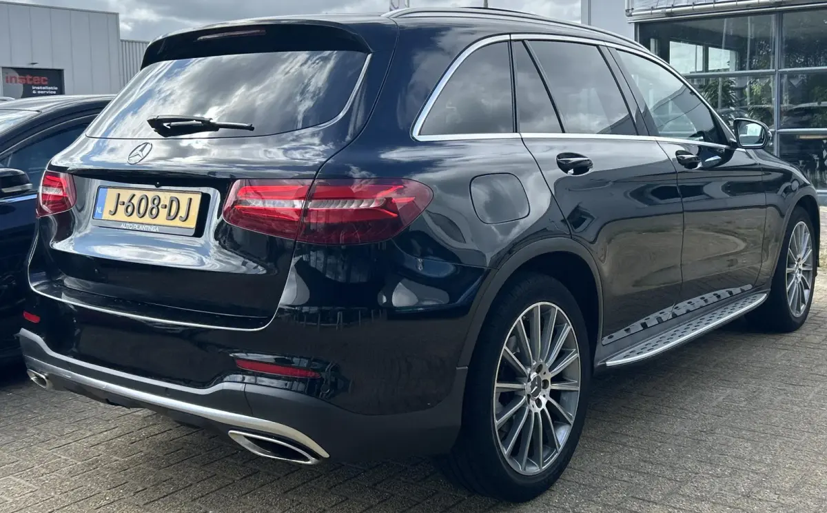 250 4MATIC Ambition 211PK | AMG | PANO | LEDER | Achteruitrijcamera | Navigatie | Stoelverwarming | Elektrische Achterklep | 20 Inch |
