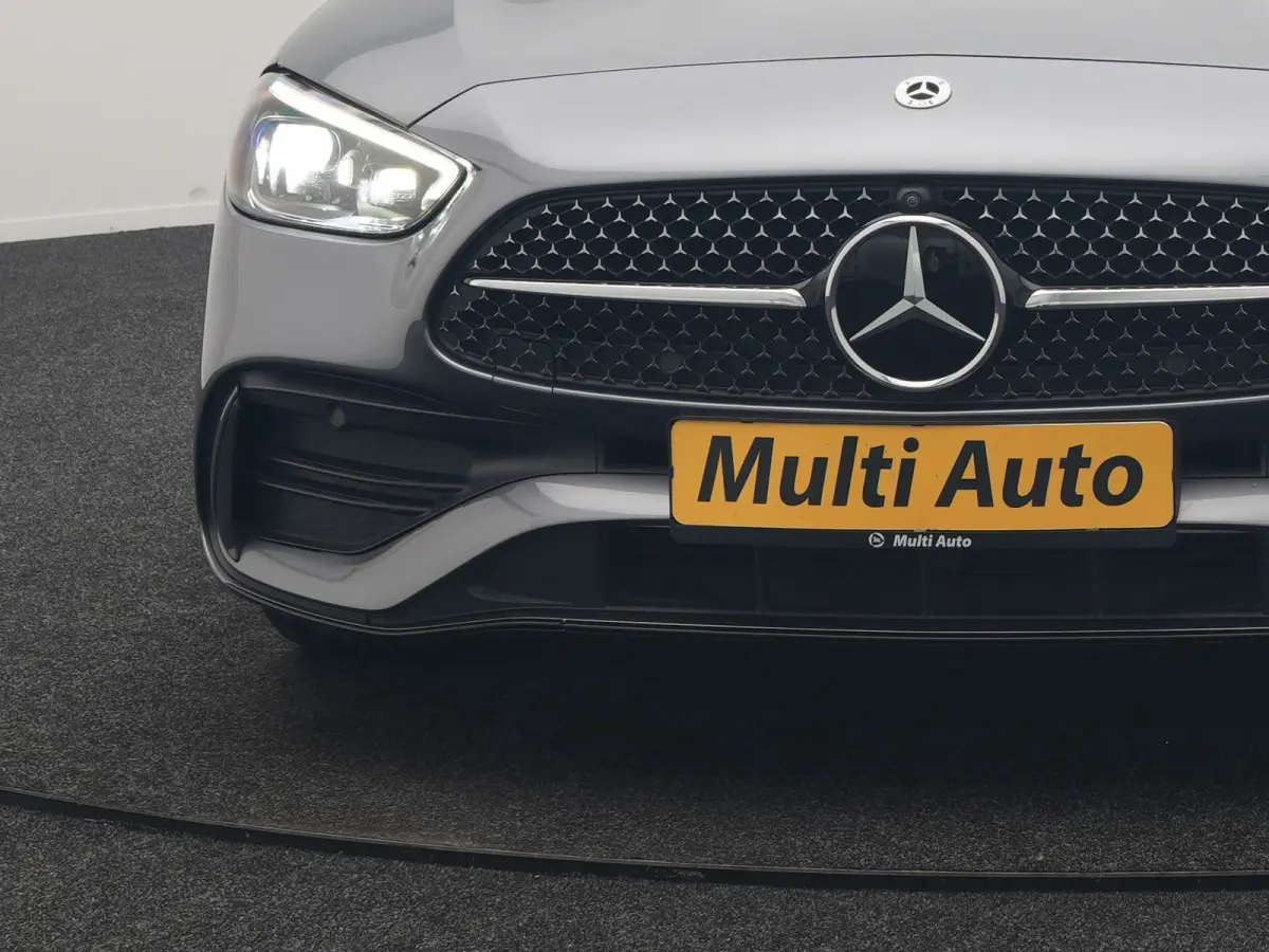 300 e AMG Line PHEV 313pk Dealer O.H | Trekhaak Af Fabriek | Panodak | Alcatara Sportstoelen Memory & Verwarmd | 360 Camera | Adaptive Cruise | Digital LED | BLIS | Sfeerverlichting | Apple 