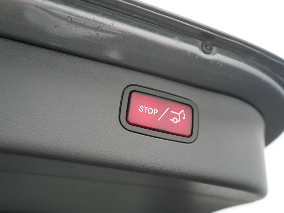 300 e AMG Line PHEV 313pk Dealer O.H | Trekhaak Af Fabriek | Panodak | Alcatara Sportstoelen Memory & Verwarmd | 360 Camera | Adaptive Cruise | Digital LED | BLIS | Sfeerverlichting | Apple 
