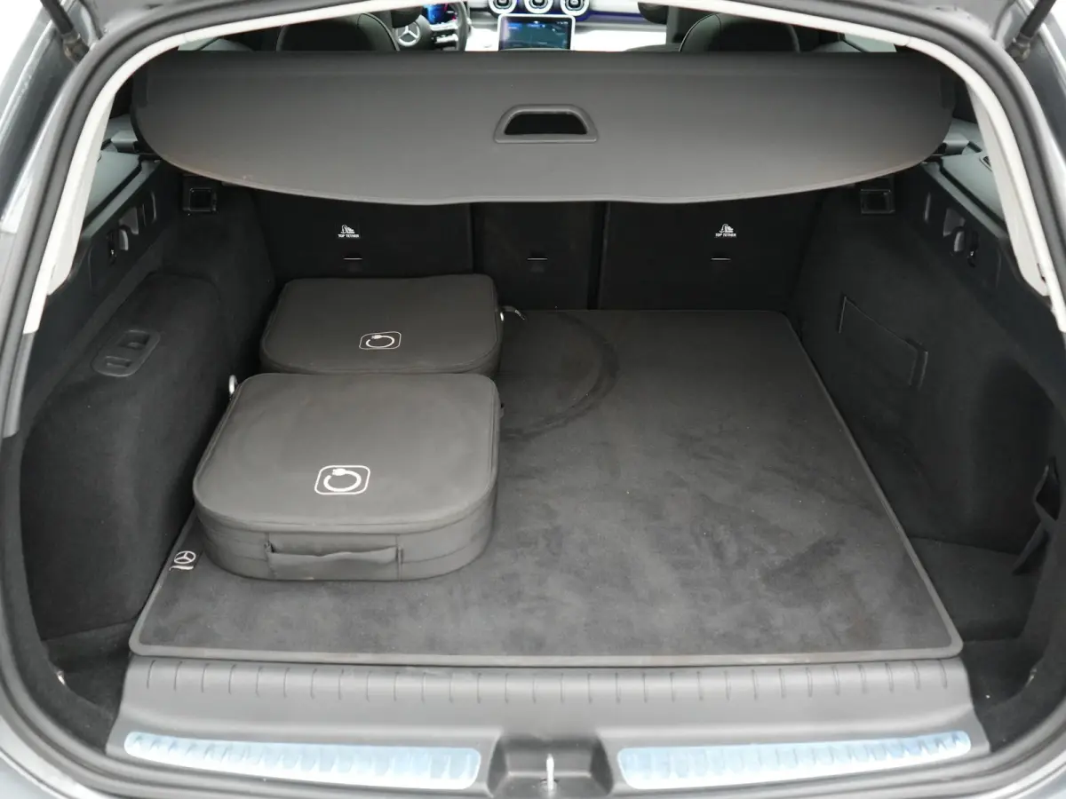 300 e AMG Line PHEV 313pk Dealer O.H | Trekhaak Af Fabriek | Panodak | Alcatara Sportstoelen Memory & Verwarmd | 360 Camera | Adaptive Cruise | Digital LED | BLIS | Sfeerverlichting | Apple 