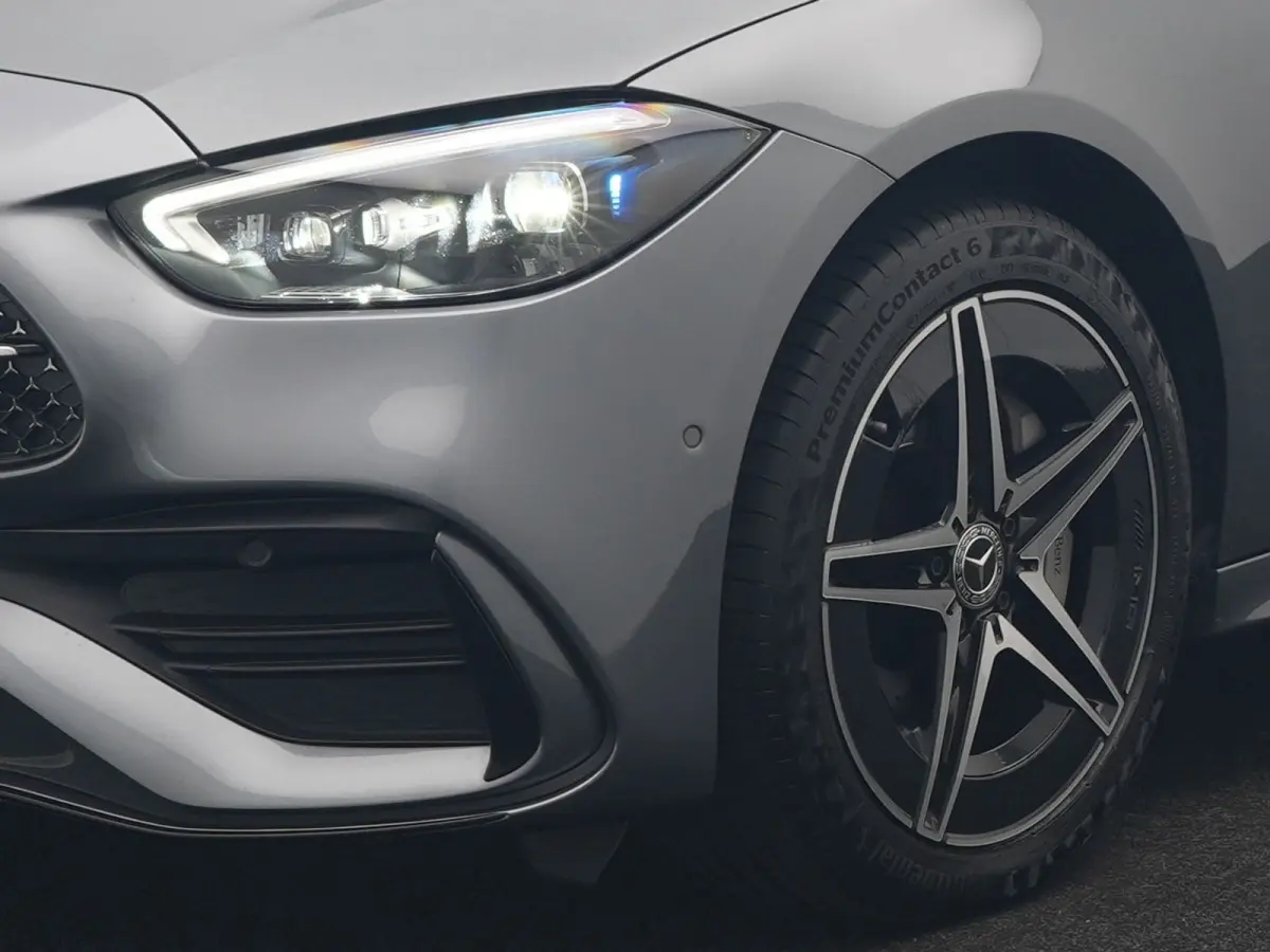 300 e AMG Line PHEV 313pk Dealer O.H | Trekhaak Af Fabriek | Panodak | Alcatara Sportstoelen Memory & Verwarmd | 360 Camera | Adaptive Cruise | Digital LED | BLIS | Sfeerverlichting | Apple 