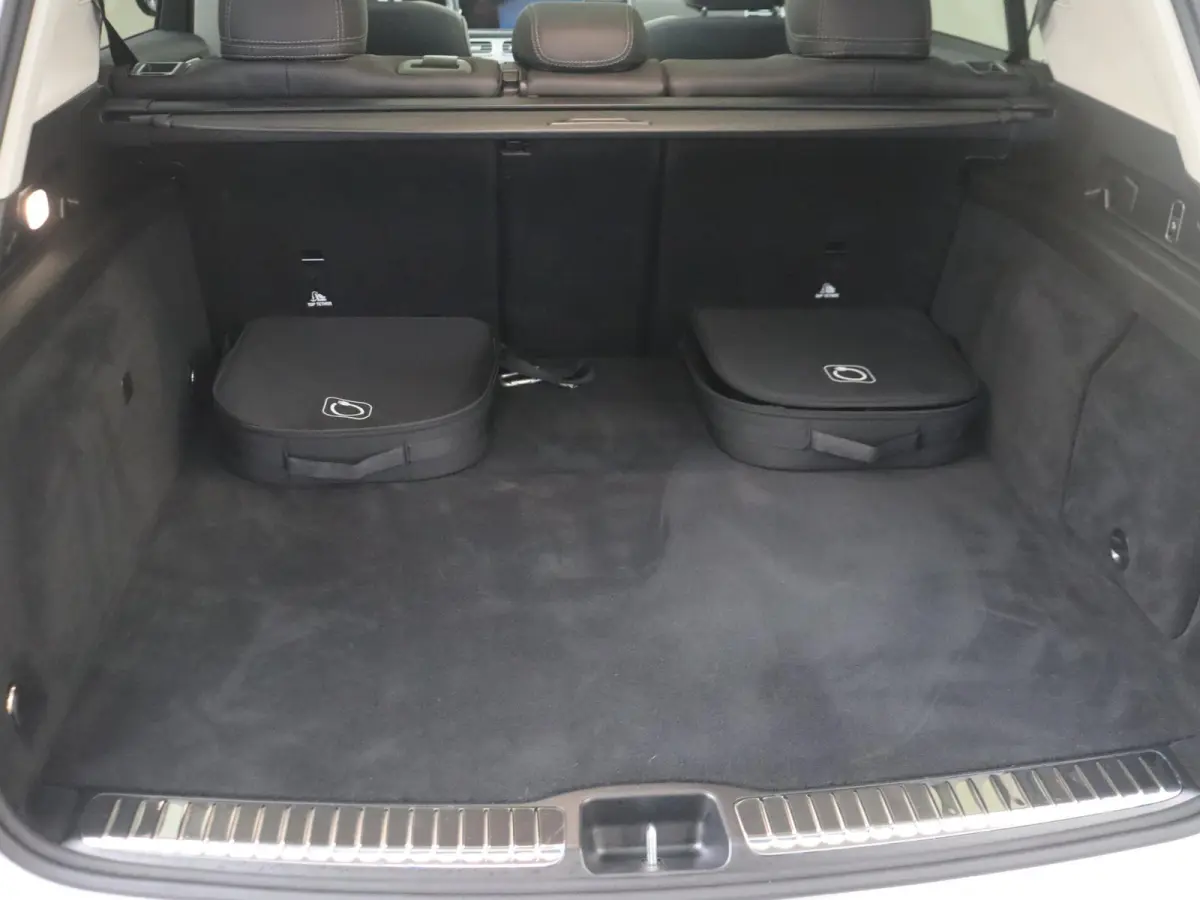 400 e 4MATIC AMG Line / Memory-Stoelen / Panaromadak / Trekhaak / Night-Pakket / Luchtvering / Burmeister /