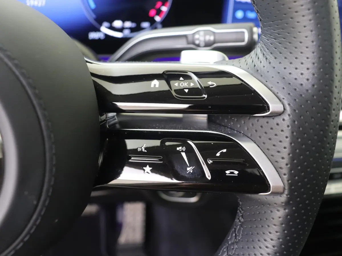 400 e 4MATIC AMG Line / Memory-Stoelen / Panaromadak / Trekhaak / Night-Pakket / Luchtvering / Burmeister /
