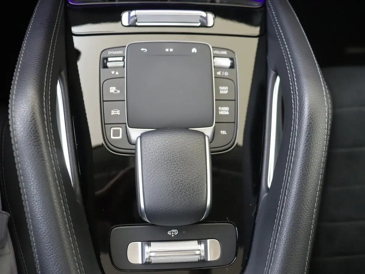 400 e 4MATIC AMG Line / Memory-Stoelen / Panaromadak / Trekhaak / Night-Pakket / Luchtvering / Burmeister /