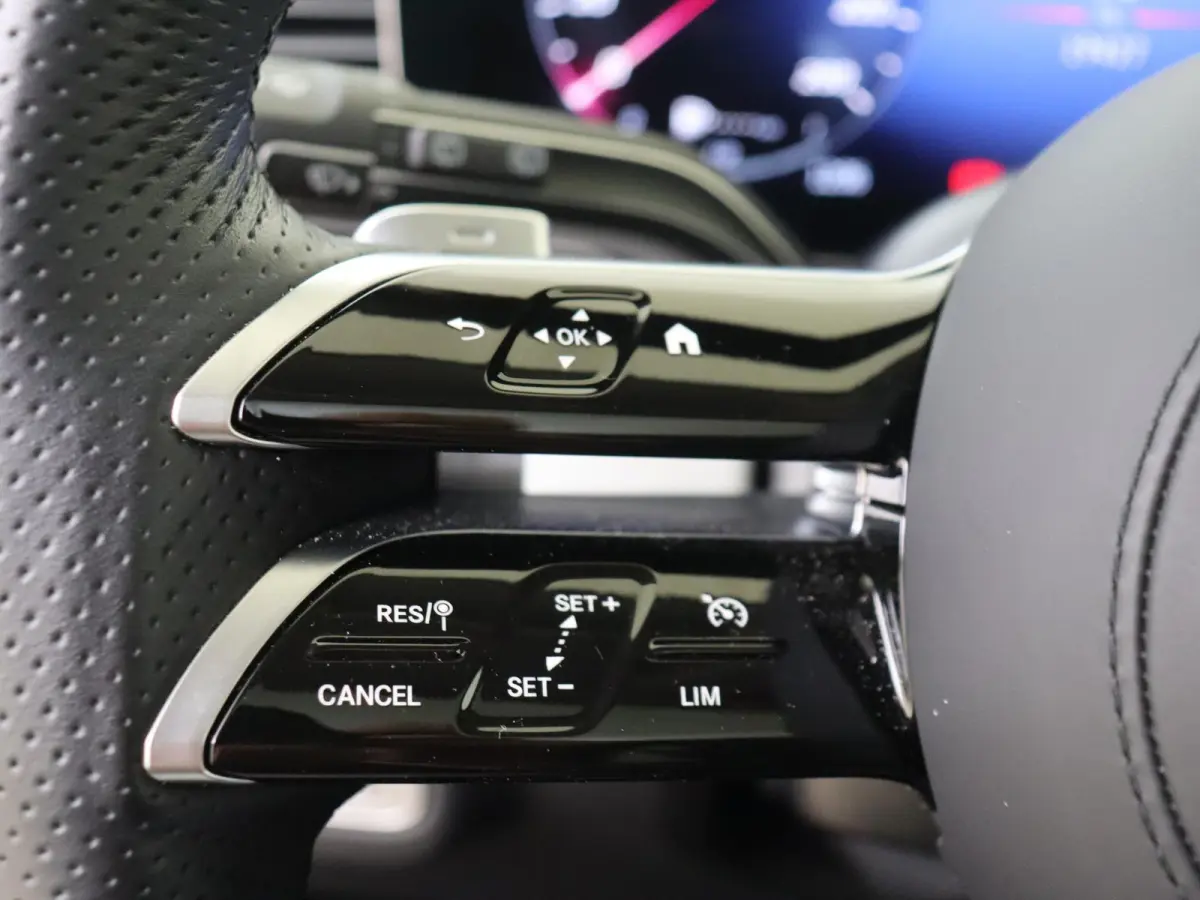 400 e 4MATIC AMG Line / Memory-Stoelen / Panaromadak / Trekhaak / Night-Pakket / Luchtvering / Burmeister /