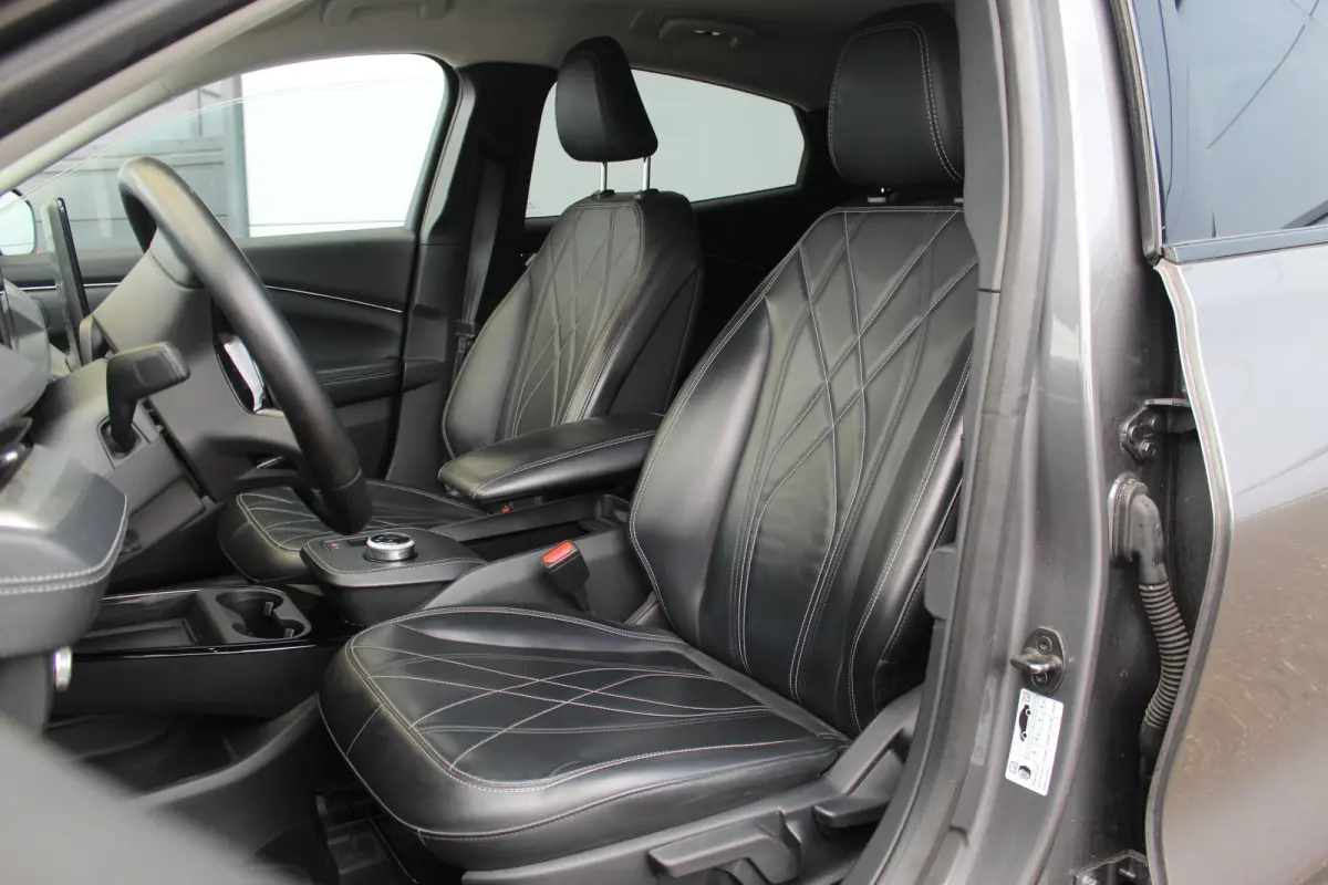 Extended RWD 98 kWh | SOH: 94% | Leder | Camera | ACC | Winter P. | BLIS | Keyless | LED | CarPlay | Leder | Camera | ACC | Winter P. | BLIS | Keyless | LED | CarPlay |