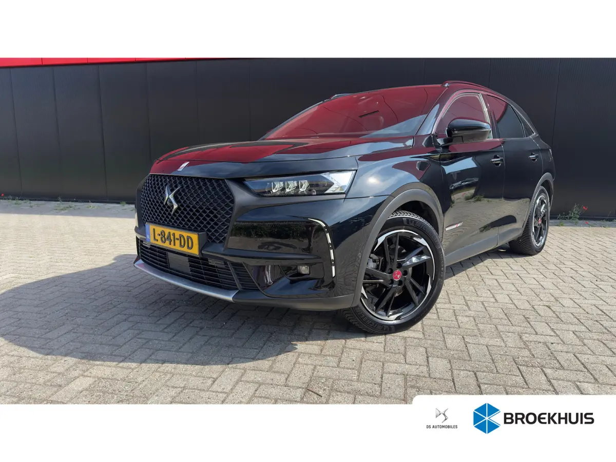 E-Tense 4x4 Performance Line+ | Trekhaak | Stoelverwarming Voor | Cruise Control | 360° Parkeercamera | Achterbank in delen neerklapbaar | Anti Blokkeer Systeem | Cruise control