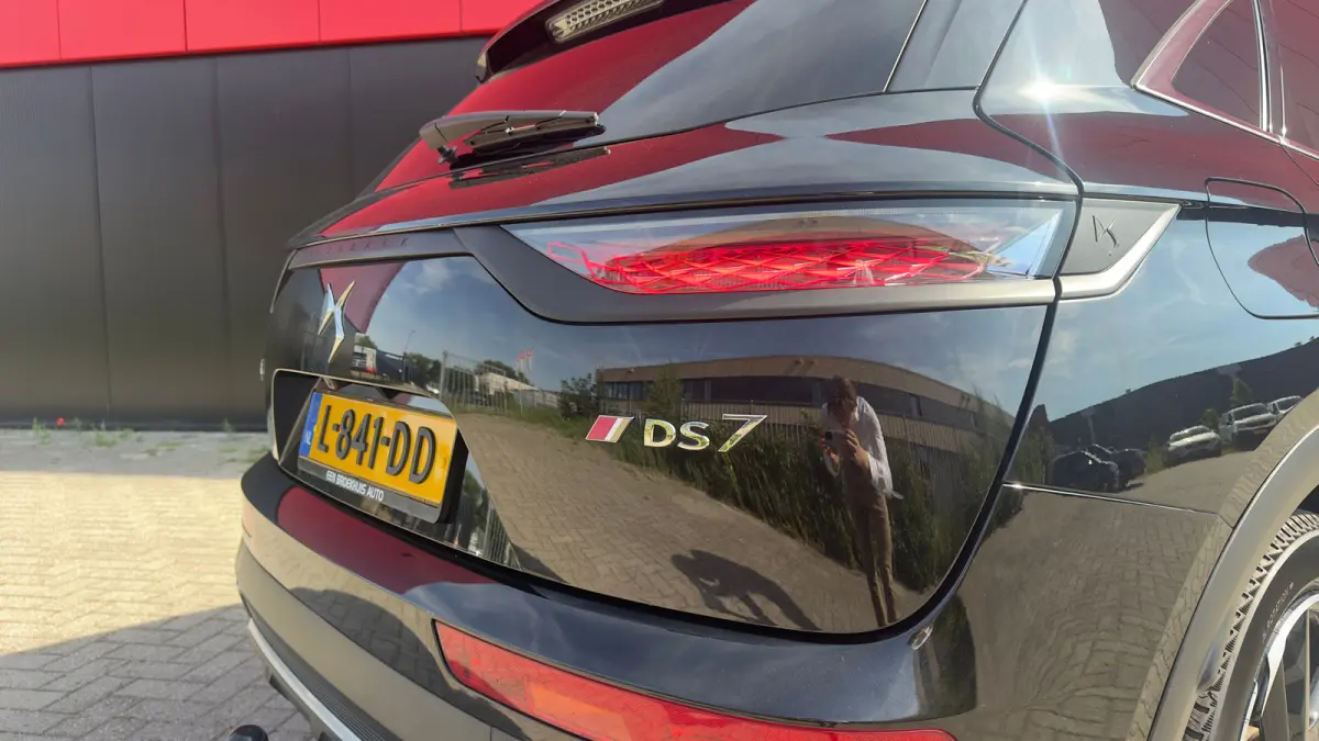 E-Tense 4x4 Performance Line+ | Trekhaak | Stoelverwarming Voor | Cruise Control | 360° Parkeercamera | Achterbank in delen neerklapbaar | Anti Blokkeer Systeem | Cruise control
