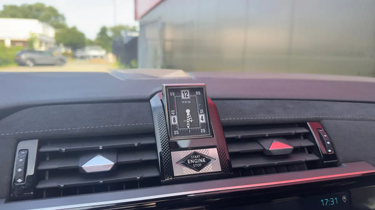E-Tense 4x4 Performance Line+ | Trekhaak | Stoelverwarming Voor | Cruise Control | 360° Parkeercamera | Achterbank in delen neerklapbaar | Anti Blokkeer Systeem | Cruise control