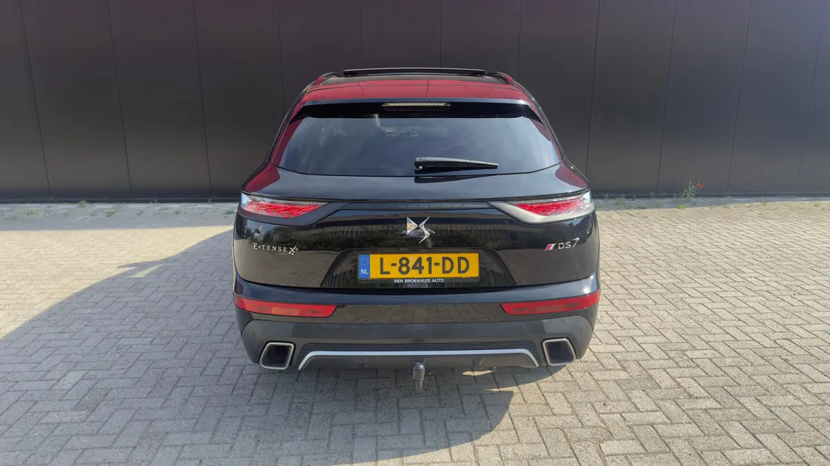 E-Tense 4x4 Performance Line+ | Trekhaak | Stoelverwarming Voor | Cruise Control | 360° Parkeercamera | Achterbank in delen neerklapbaar | Anti Blokkeer Systeem | Cruise control
