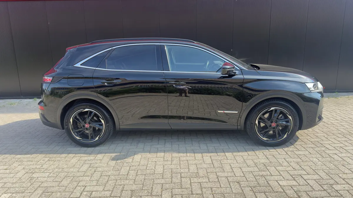 E-Tense 4x4 Performance Line+ | Trekhaak | Stoelverwarming Voor | Cruise Control | 360° Parkeercamera | Achterbank in delen neerklapbaar | Anti Blokkeer Systeem | Cruise control