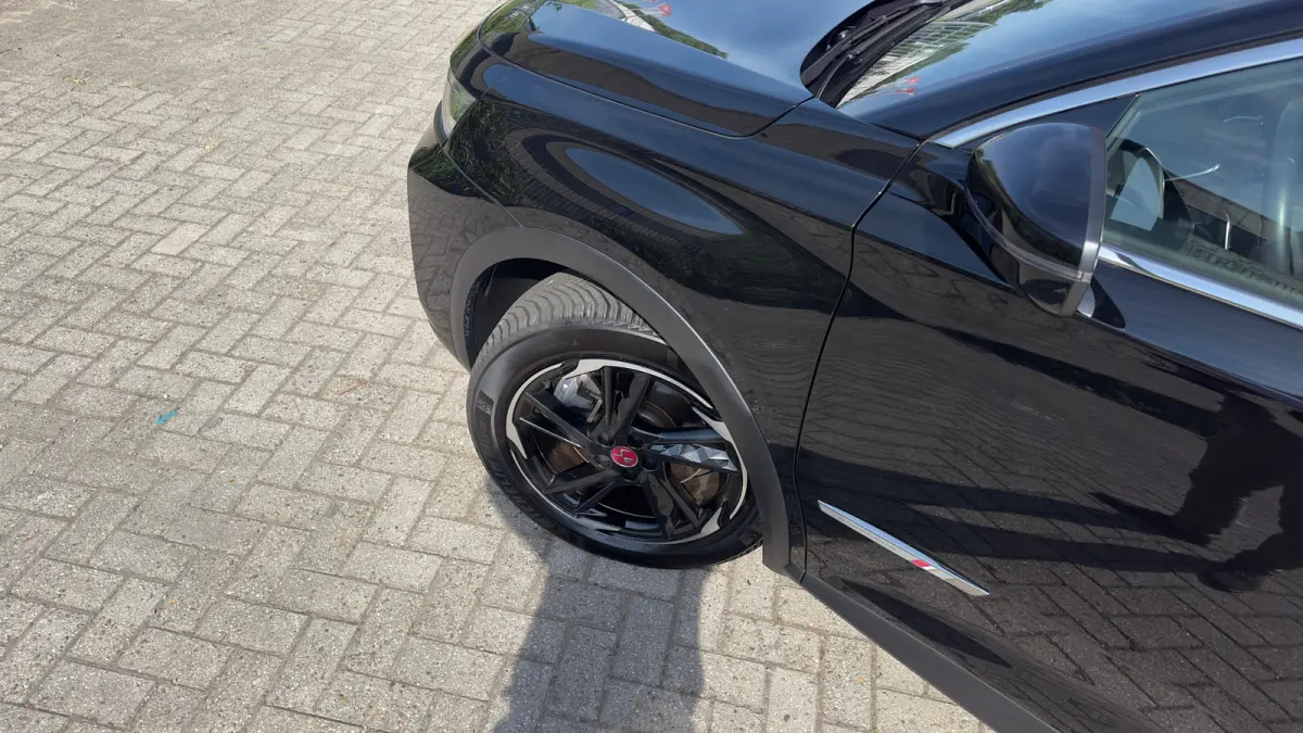 E-Tense 4x4 Performance Line+ | Trekhaak | Stoelverwarming Voor | Cruise Control | 360° Parkeercamera | Achterbank in delen neerklapbaar | Anti Blokkeer Systeem | Cruise control