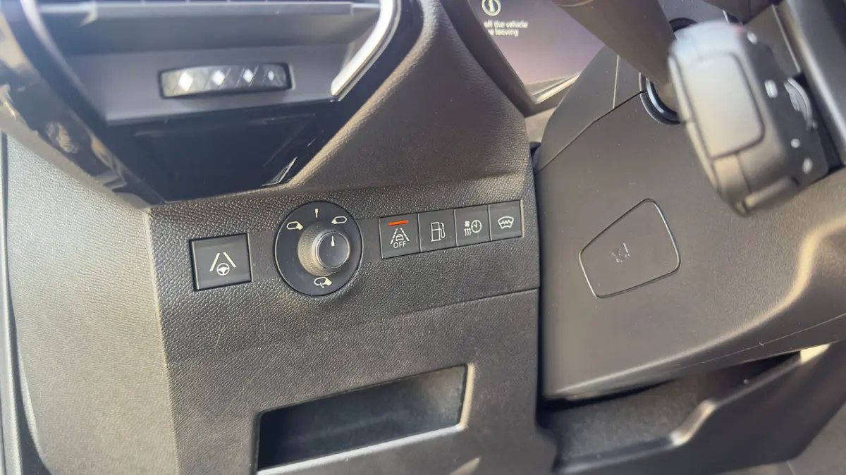 E-Tense 4x4 Performance Line+ | Trekhaak | Stoelverwarming Voor | Cruise Control | 360° Parkeercamera | Achterbank in delen neerklapbaar | Anti Blokkeer Systeem | Cruise control
