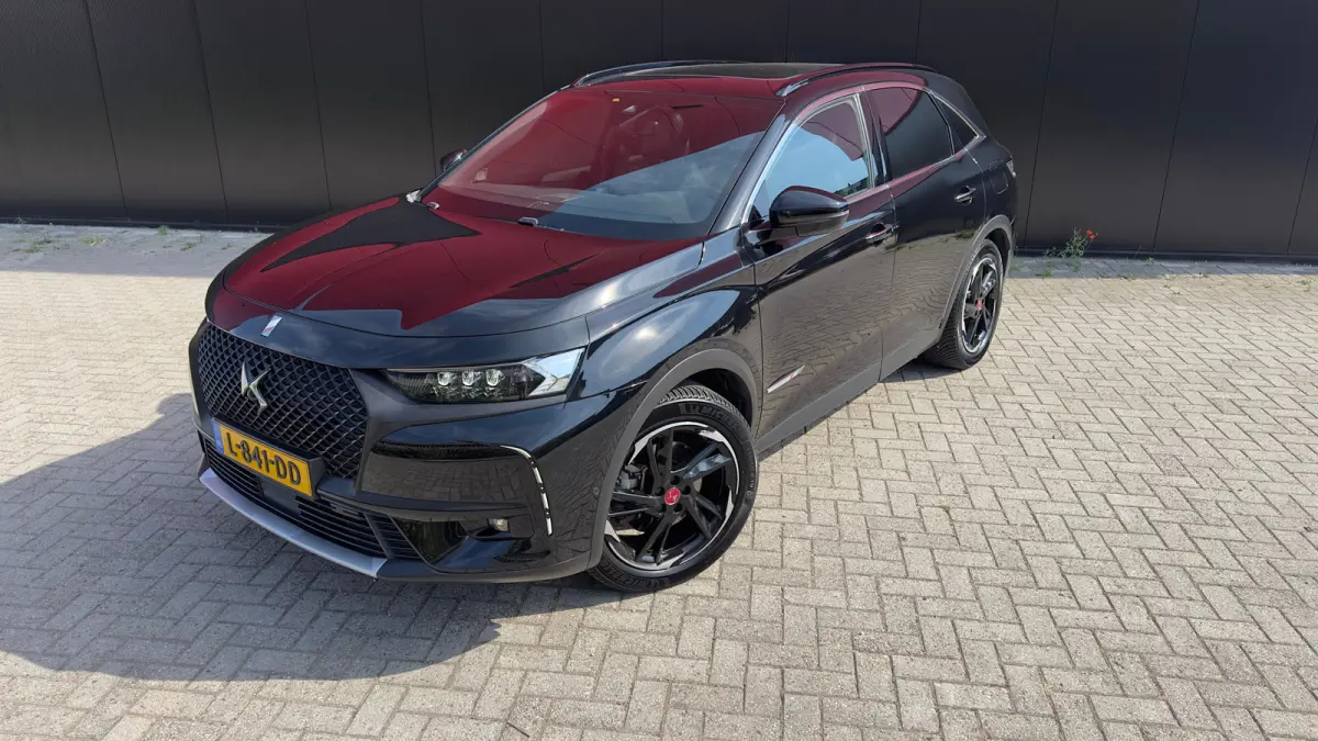 E-Tense 4x4 Performance Line+ | Trekhaak | Stoelverwarming Voor | Cruise Control | 360° Parkeercamera | Achterbank in delen neerklapbaar | Anti Blokkeer Systeem | Cruise control
