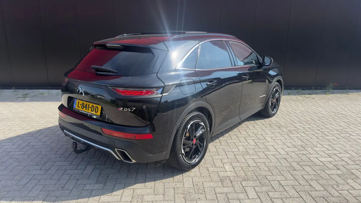 E-Tense 4x4 Performance Line+ | Trekhaak | Stoelverwarming Voor | Cruise Control | 360° Parkeercamera | Achterbank in delen neerklapbaar | Anti Blokkeer Systeem | Cruise control