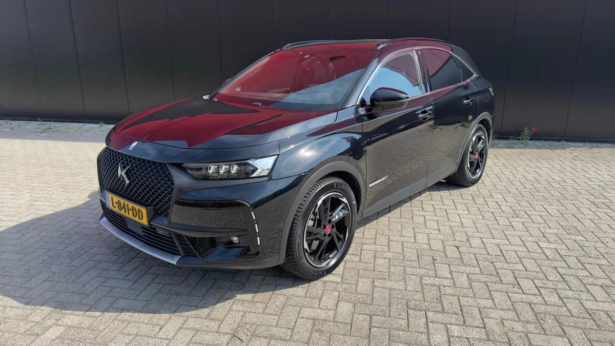 E-Tense 4x4 Performance Line+ | Trekhaak | Stoelverwarming Voor | Cruise Control | 360° Parkeercamera | Achterbank in delen neerklapbaar | Anti Blokkeer Systeem | Cruise control