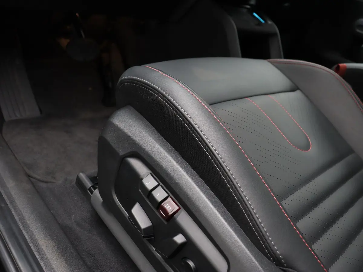 SE ALL4 JCW Pakket + Pakket XL + Glazen panoramadak + Parking Assistant Plus + Harman Kardon + Driving Assistant Professional + Elektrisch verstelbare stoelen + 20''