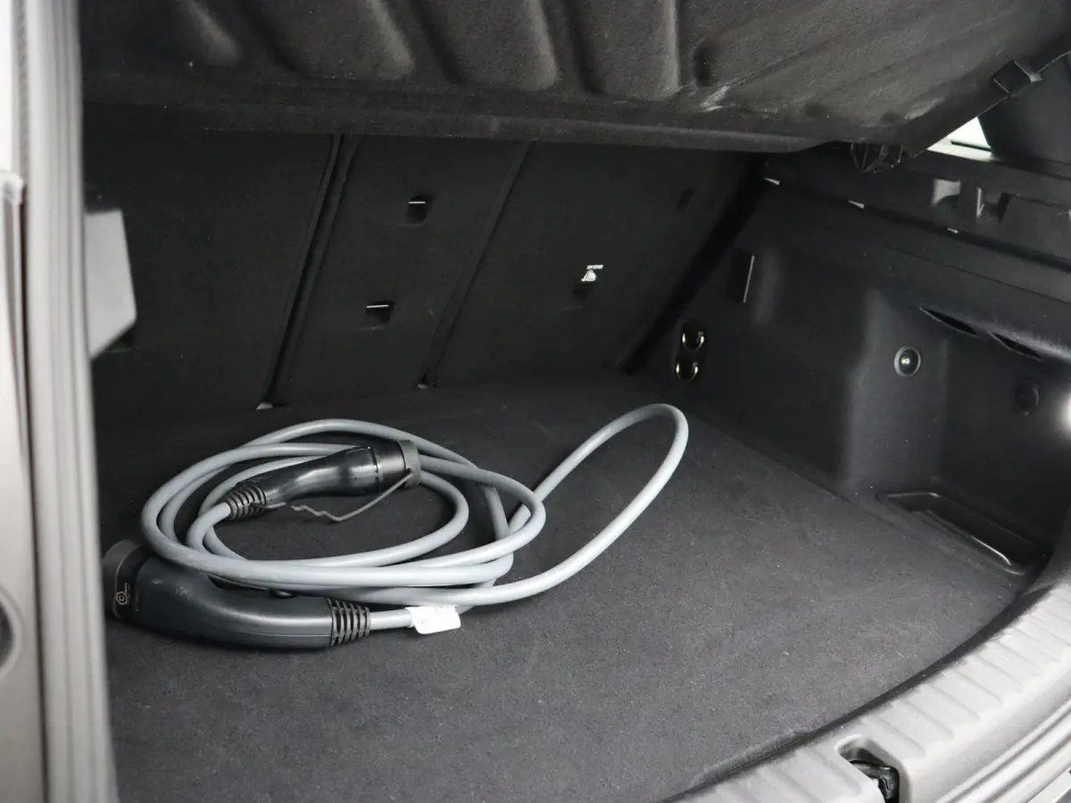 SE ALL4 JCW Pakket + Pakket XL + Glazen panoramadak + Parking Assistant Plus + Harman Kardon + Driving Assistant Professional + Elektrisch verstelbare stoelen + 20''