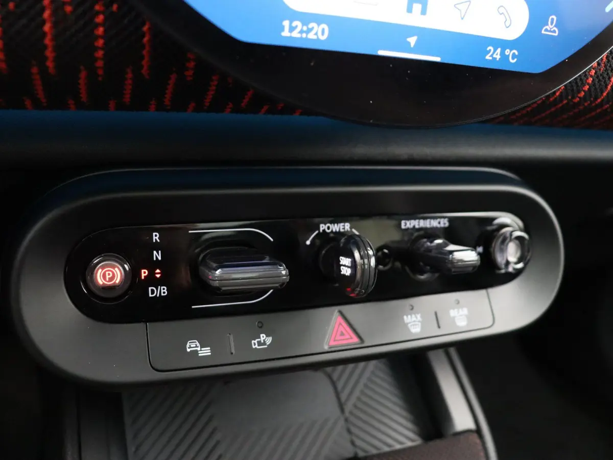 SE ALL4 JCW Pakket + Pakket XL + Glazen panoramadak + Parking Assistant Plus + Harman Kardon + Driving Assistant Professional + Elektrisch verstelbare stoelen + 20''