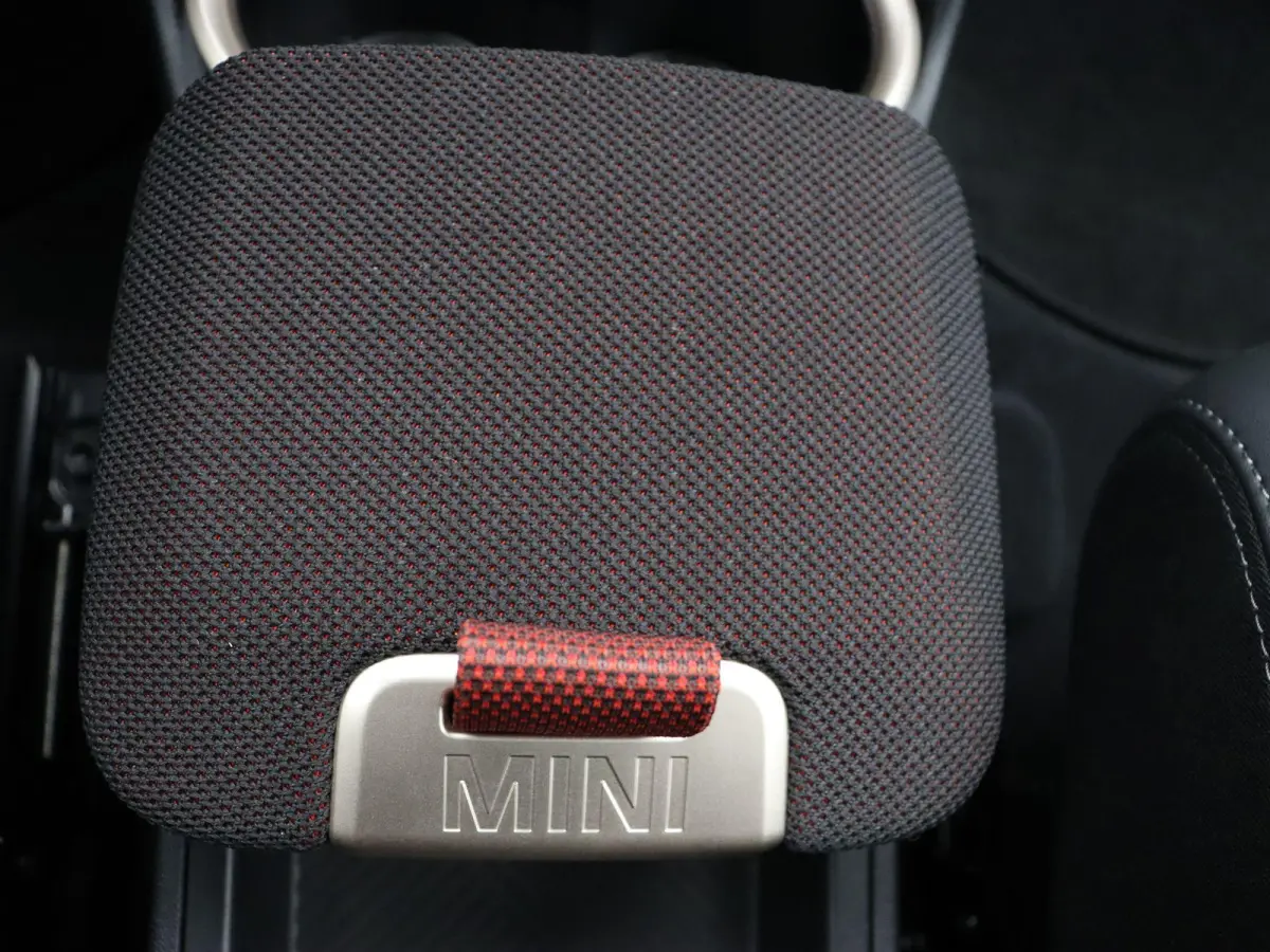 SE ALL4 JCW Pakket + Pakket XL + Glazen panoramadak + Parking Assistant Plus + Harman Kardon + Driving Assistant Professional + Elektrisch verstelbare stoelen + 20''