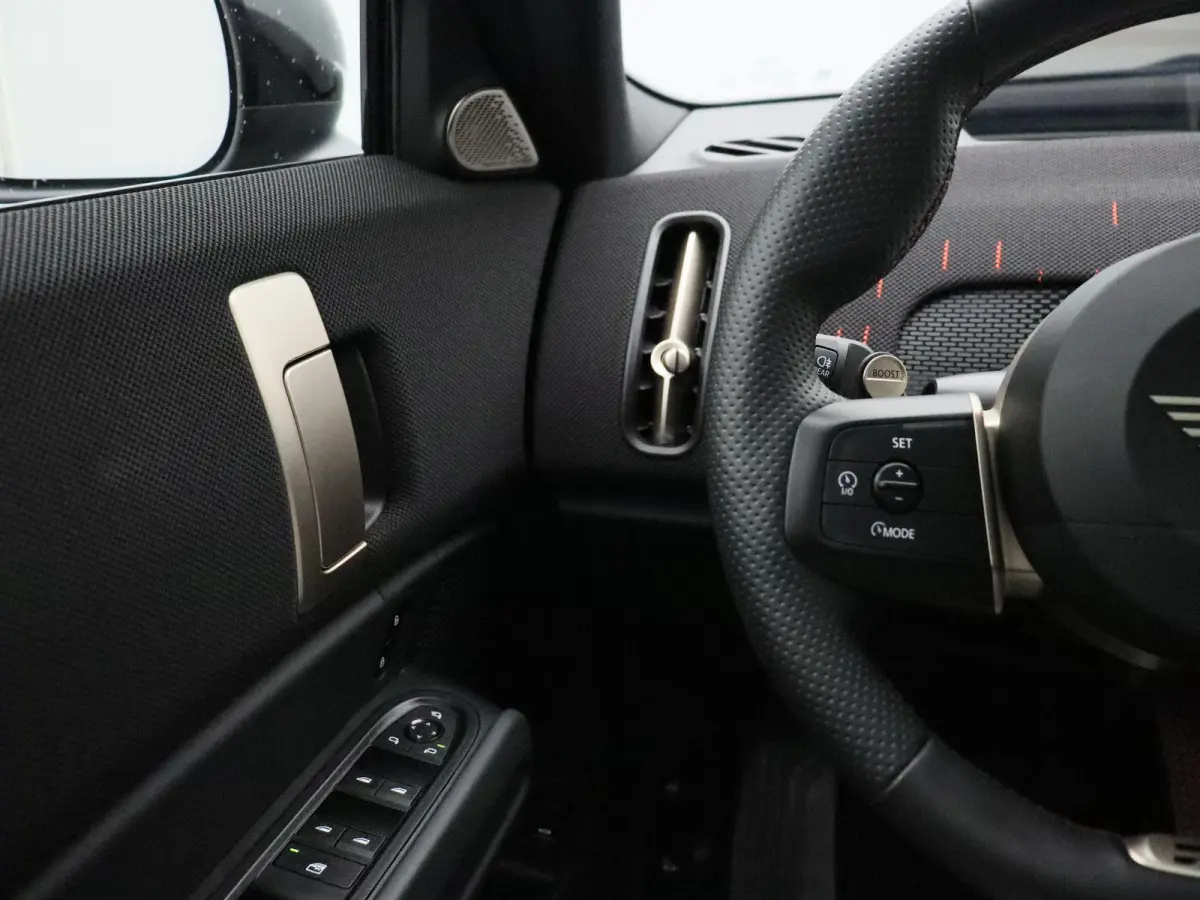 SE ALL4 JCW Pakket + Pakket XL + Glazen panoramadak + Parking Assistant Plus + Harman Kardon + Driving Assistant Professional + Elektrisch verstelbare stoelen + 20''