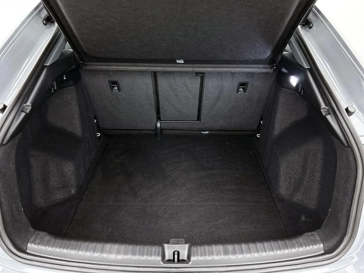45 quattro Edition 82 kWh | Automaat | Navigatie | Leder | 360 Camera | Stoelverwarming | Elektrische stoelen | LED | Lichtmetalen velgen |
