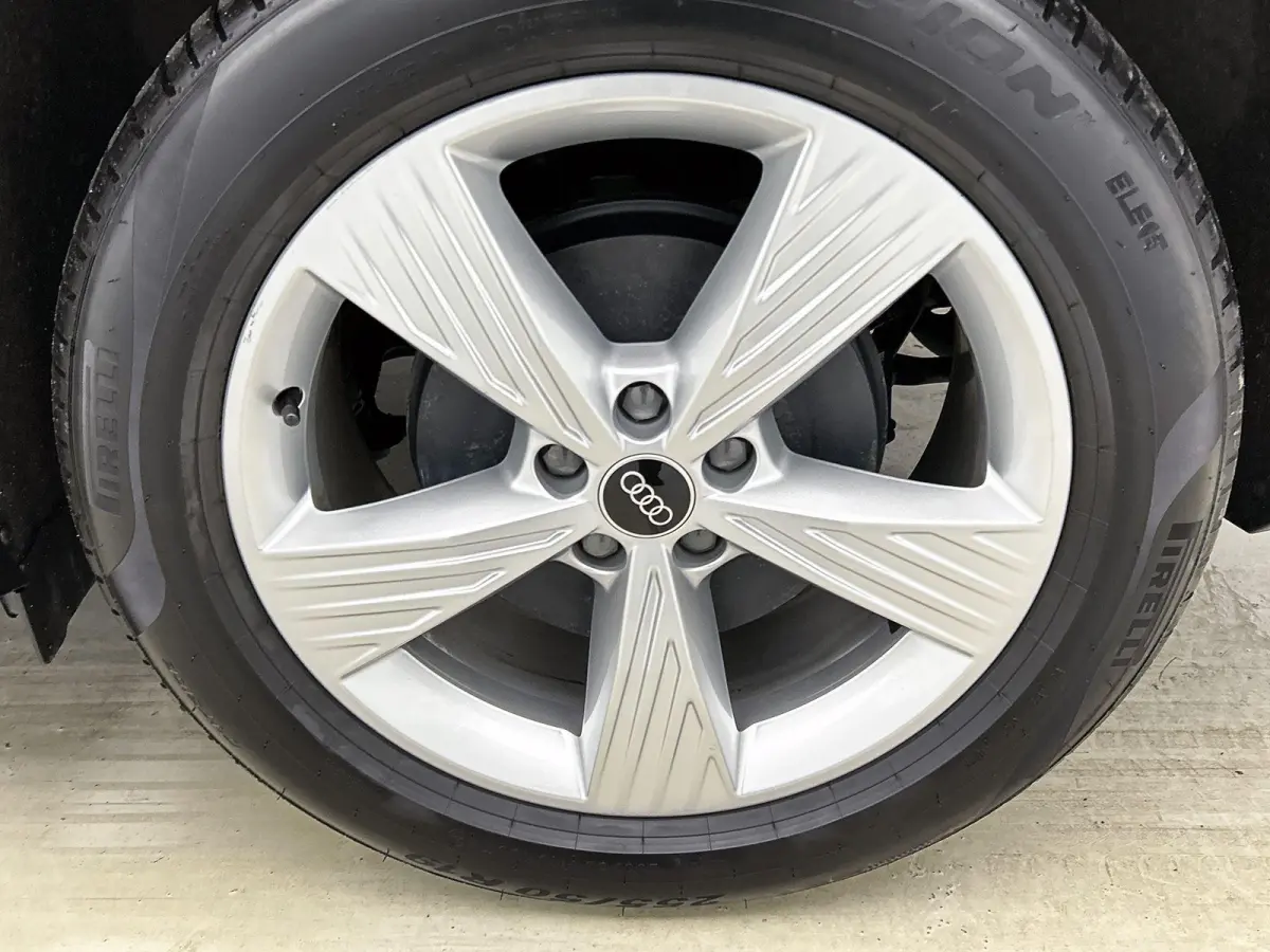45 quattro Edition 82 kWh | Automaat | Navigatie | Leder | 360 Camera | Stoelverwarming | Elektrische stoelen | LED | Lichtmetalen velgen |