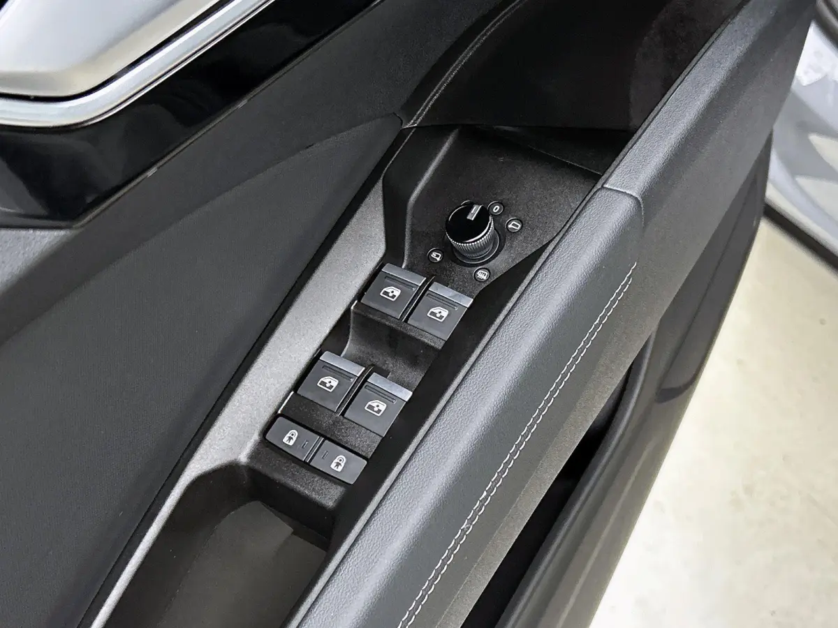 45 quattro Edition 82 kWh | Automaat | Navigatie | Leder | 360 Camera | Stoelverwarming | Elektrische stoelen | LED | Lichtmetalen velgen |