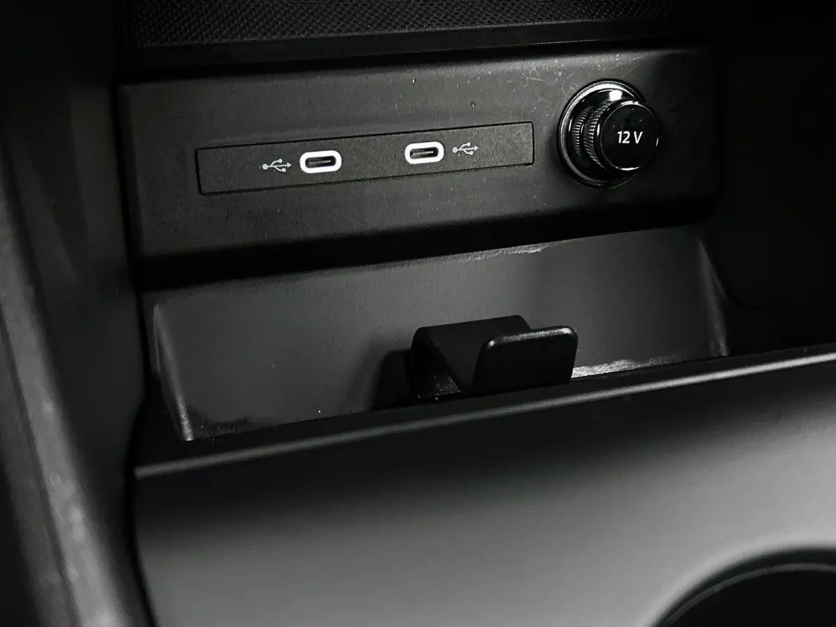 45 quattro Edition 82 kWh | Automaat | Navigatie | Leder | 360 Camera | Stoelverwarming | Elektrische stoelen | LED | Lichtmetalen velgen |