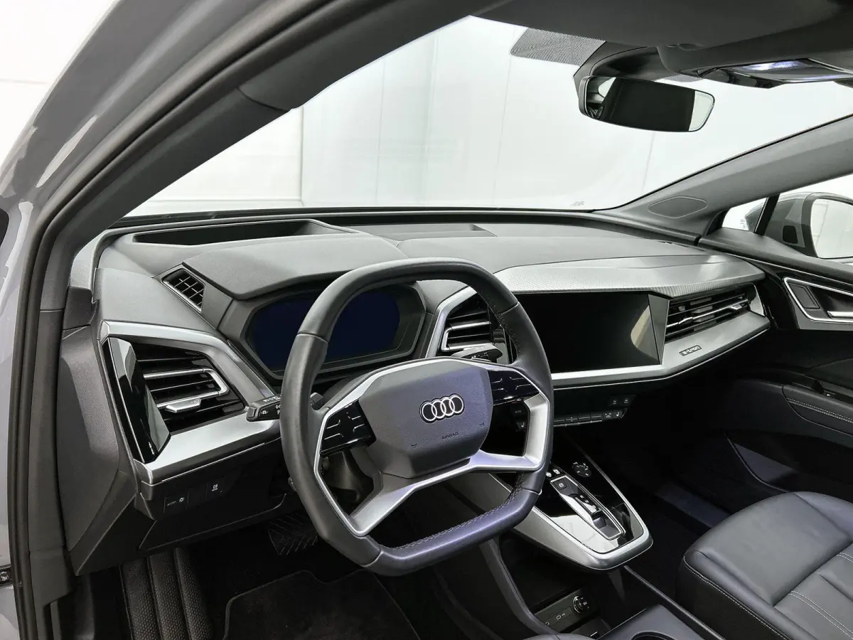 45 quattro Edition 82 kWh | Automaat | Navigatie | Leder | 360 Camera | Stoelverwarming | Elektrische stoelen | LED | Lichtmetalen velgen |