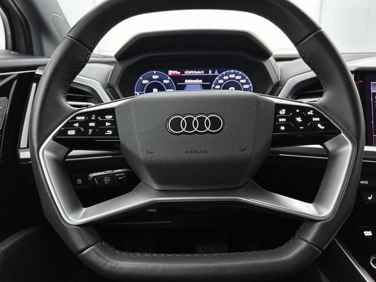 45 quattro Edition 82 kWh | Automaat | Navigatie | Leder | 360 Camera | Stoelverwarming | Elektrische stoelen | LED | Lichtmetalen velgen |