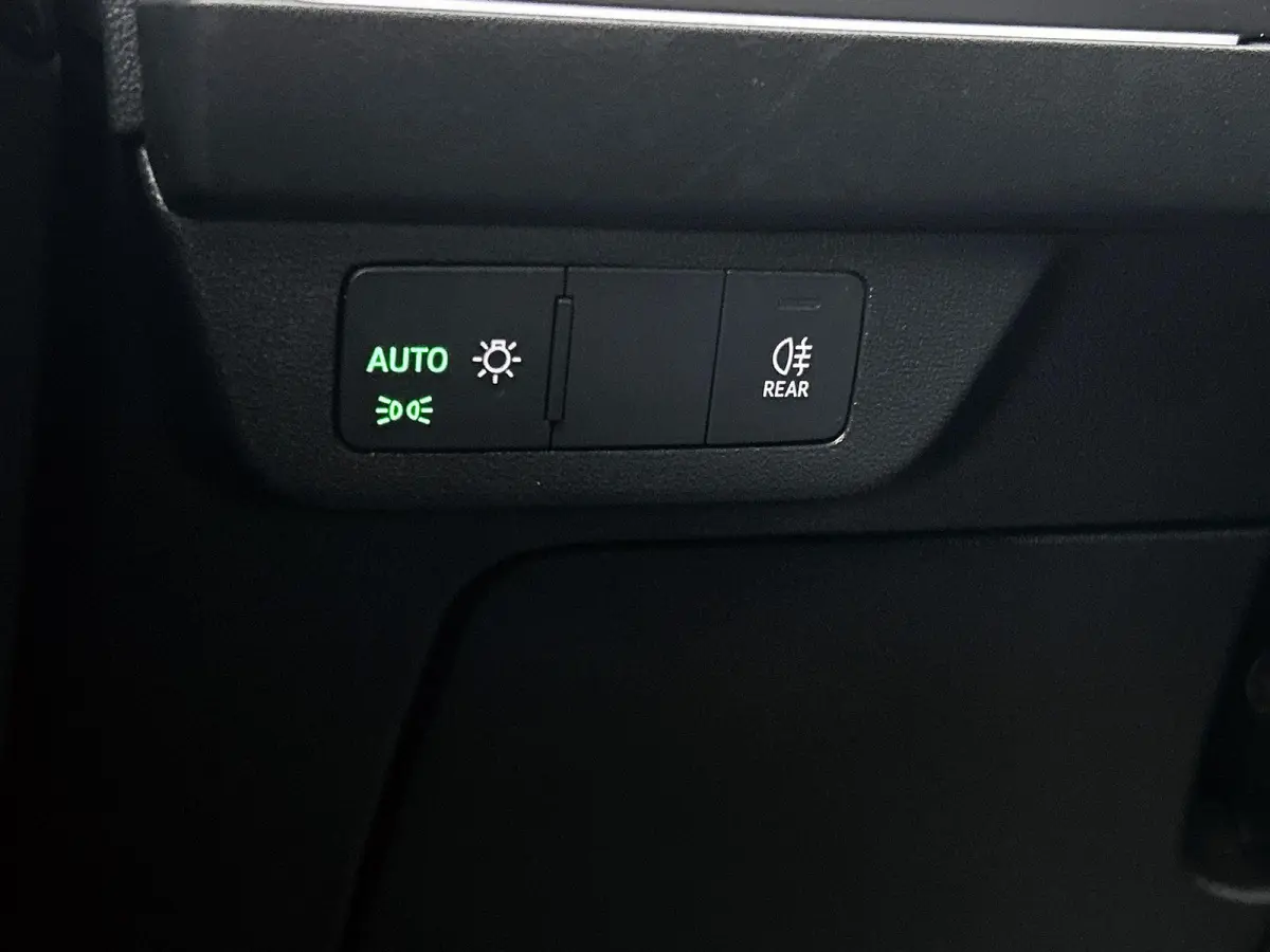 45 quattro Edition 82 kWh | Automaat | Navigatie | Leder | 360 Camera | Stoelverwarming | Elektrische stoelen | LED | Lichtmetalen velgen |