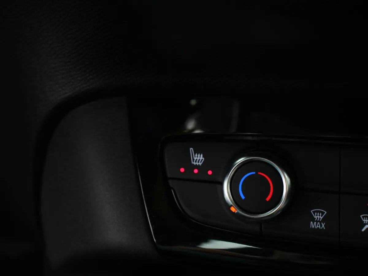 1.2 Turbo Elegance Airco Cruise control Verwarmde voorstoelen Stuurverwarming Lane assist Parkeersensoren achter