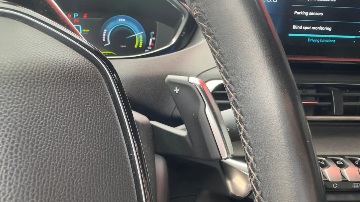 GT | Plug-In Hybride | GT-uitvoering | 360° Parkeercamera | FOCAL Audiosysteem | Stoelverwarming Voor | Stoelmassage Voor | Adaptieve Cruise Control | Climate Control | | Achteruitrijcamera