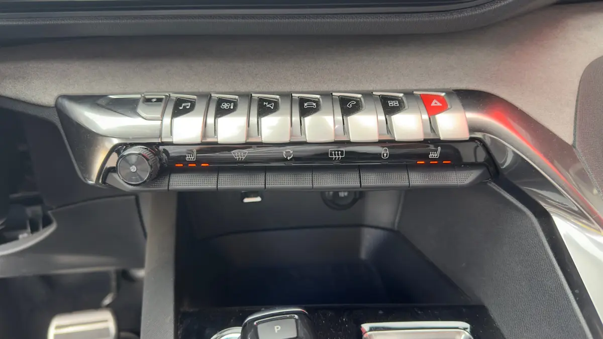 GT | Plug-In Hybride | GT-uitvoering | 360° Parkeercamera | FOCAL Audiosysteem | Stoelverwarming Voor | Stoelmassage Voor | Adaptieve Cruise Control | Climate Control | | Achteruitrijcamera