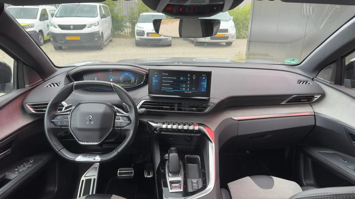 GT | Plug-In Hybride | GT-uitvoering | 360° Parkeercamera | FOCAL Audiosysteem | Stoelverwarming Voor | Stoelmassage Voor | Adaptieve Cruise Control | Climate Control | | Achteruitrijcamera