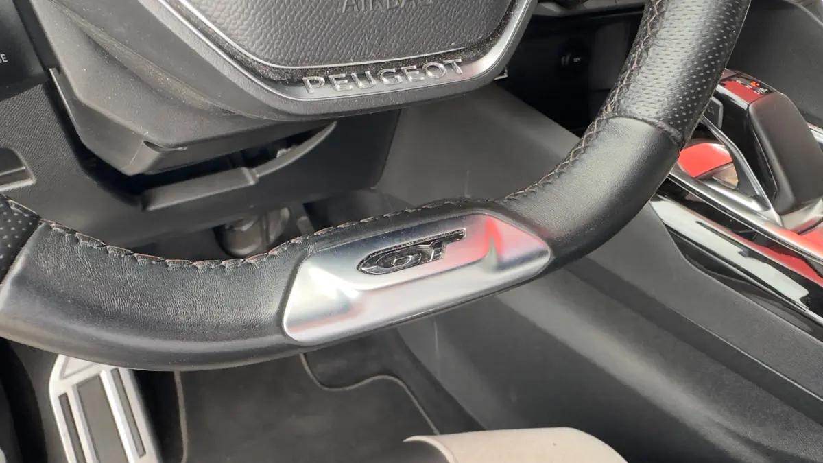 GT | Plug-In Hybride | GT-uitvoering | 360° Parkeercamera | FOCAL Audiosysteem | Stoelverwarming Voor | Stoelmassage Voor | Adaptieve Cruise Control | Climate Control | | Achteruitrijcamera