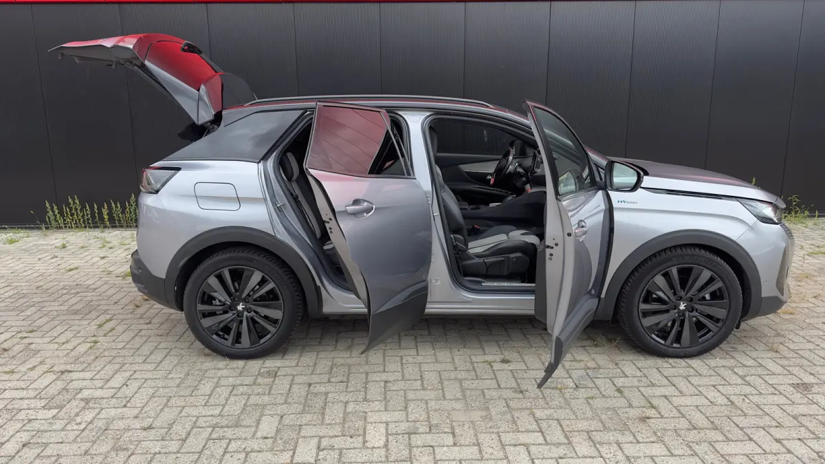 GT | Plug-In Hybride | GT-uitvoering | 360° Parkeercamera | FOCAL Audiosysteem | Stoelverwarming Voor | Stoelmassage Voor | Adaptieve Cruise Control | Climate Control | | Achteruitrijcamera