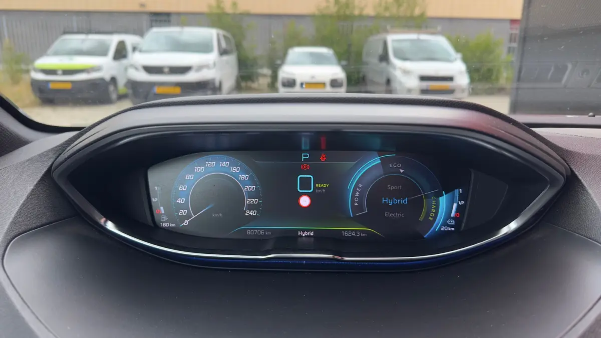 GT | Plug-In Hybride | GT-uitvoering | 360° Parkeercamera | FOCAL Audiosysteem | Stoelverwarming Voor | Stoelmassage Voor | Adaptieve Cruise Control | Climate Control | | Achteruitrijcamera