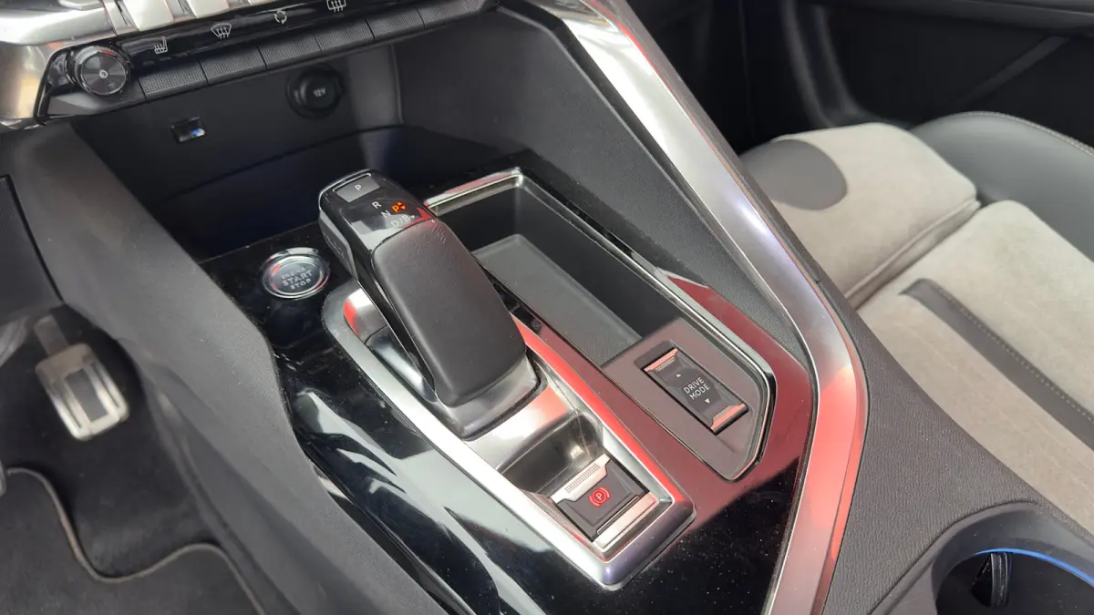 GT | Plug-In Hybride | GT-uitvoering | 360° Parkeercamera | FOCAL Audiosysteem | Stoelverwarming Voor | Stoelmassage Voor | Adaptieve Cruise Control | Climate Control | | Achteruitrijcamera